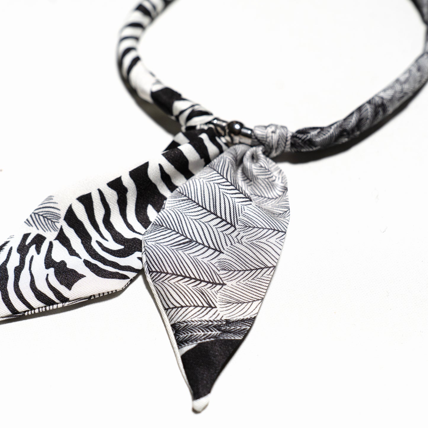 Collana Foulard Calamita Zebra